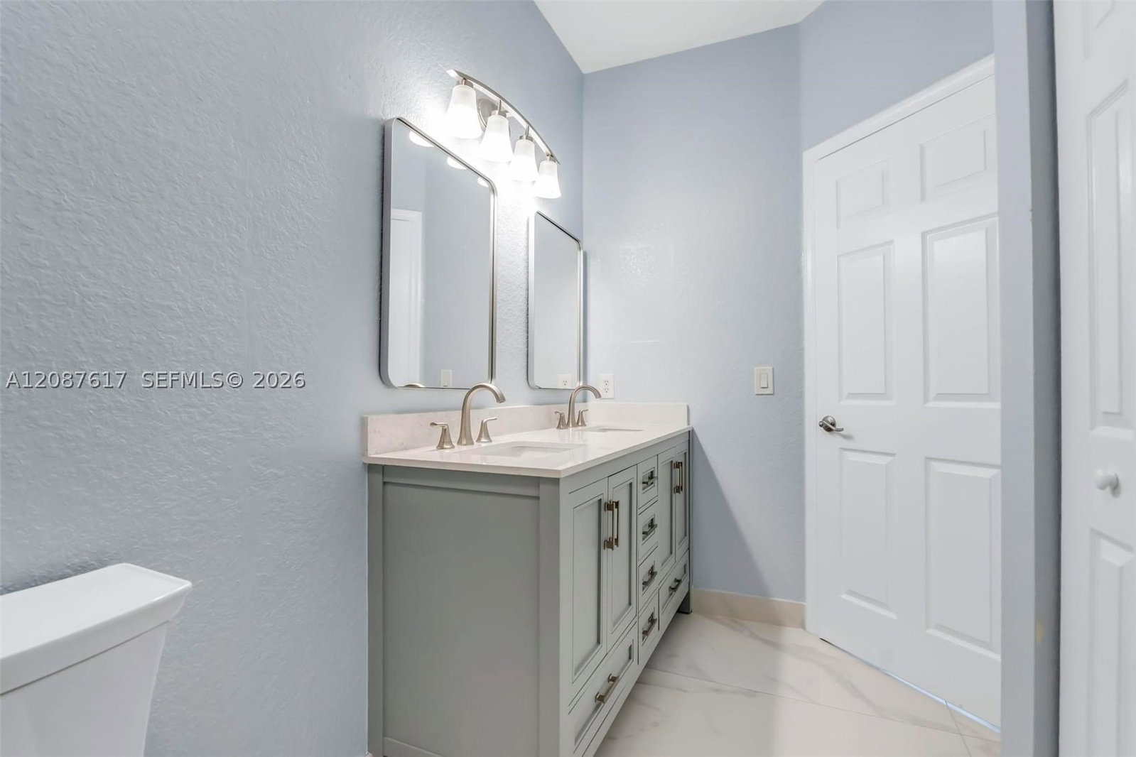 Real estate property located at 8870 Isles Cir, Broward, Woodland Villas 1st Add, Tamarac, FL