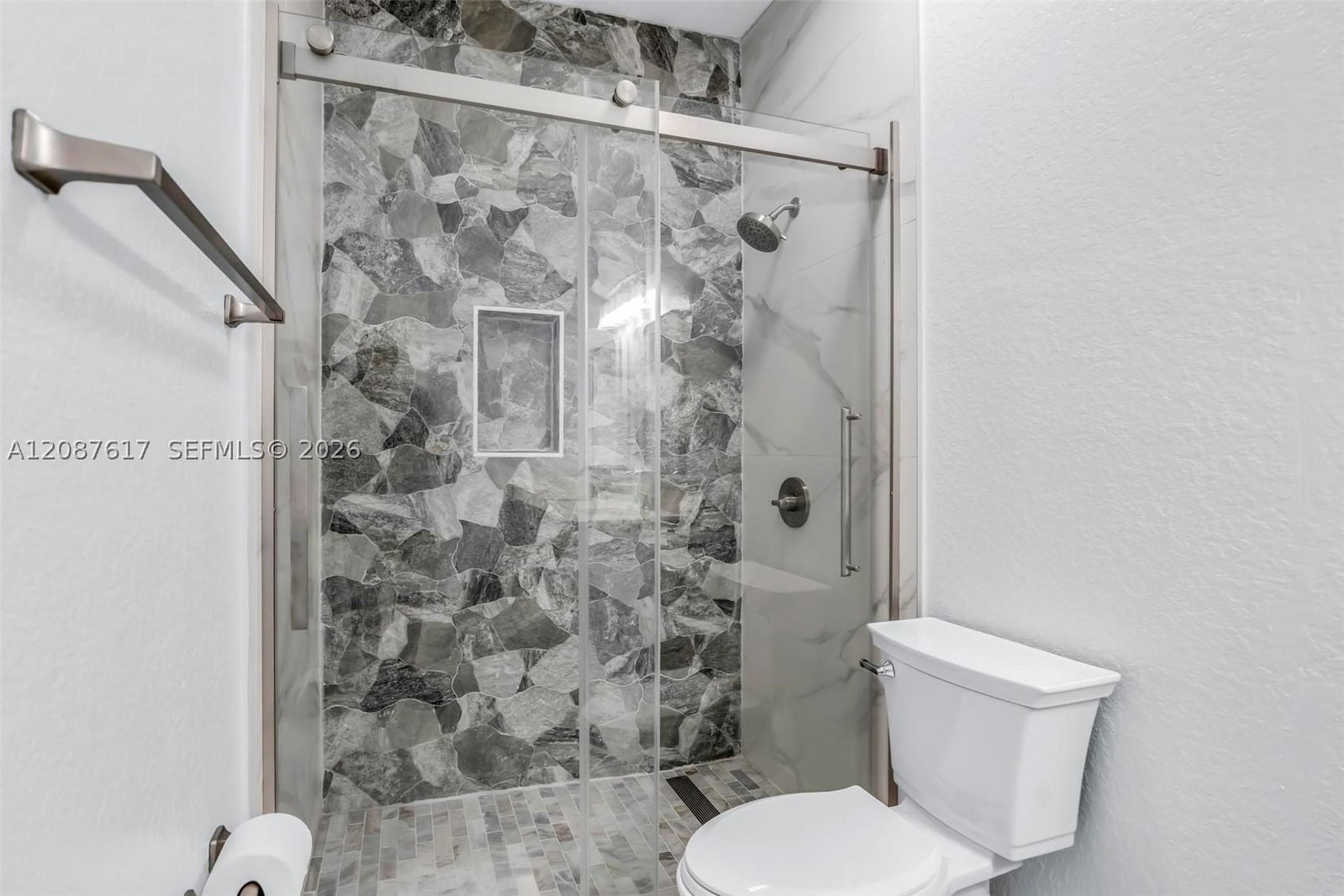 Real estate property located at 8870 Isles Cir, Broward, Woodland Villas 1st Add, Tamarac, FL