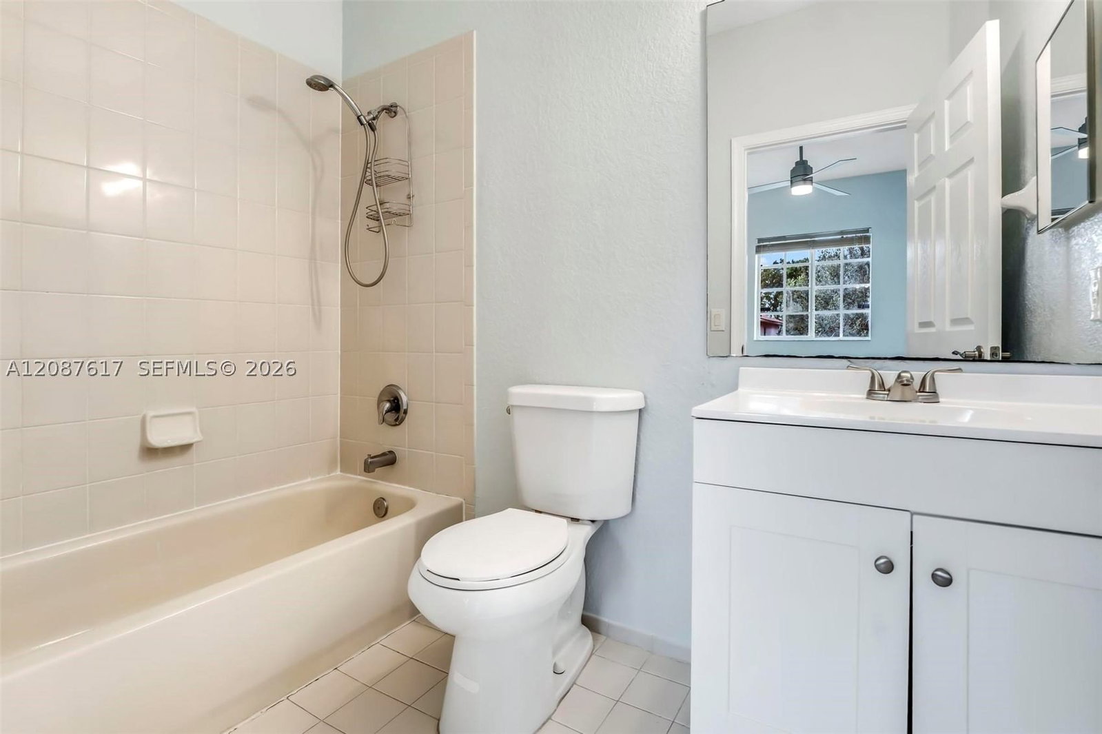 Real estate property located at 8870 Isles Cir, Broward, Woodland Villas 1st Add, Tamarac, FL