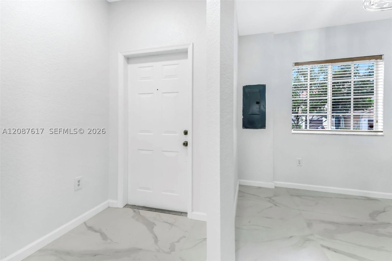Real estate property located at 8870 Isles Cir, Broward, Woodland Villas 1st Add, Tamarac, FL