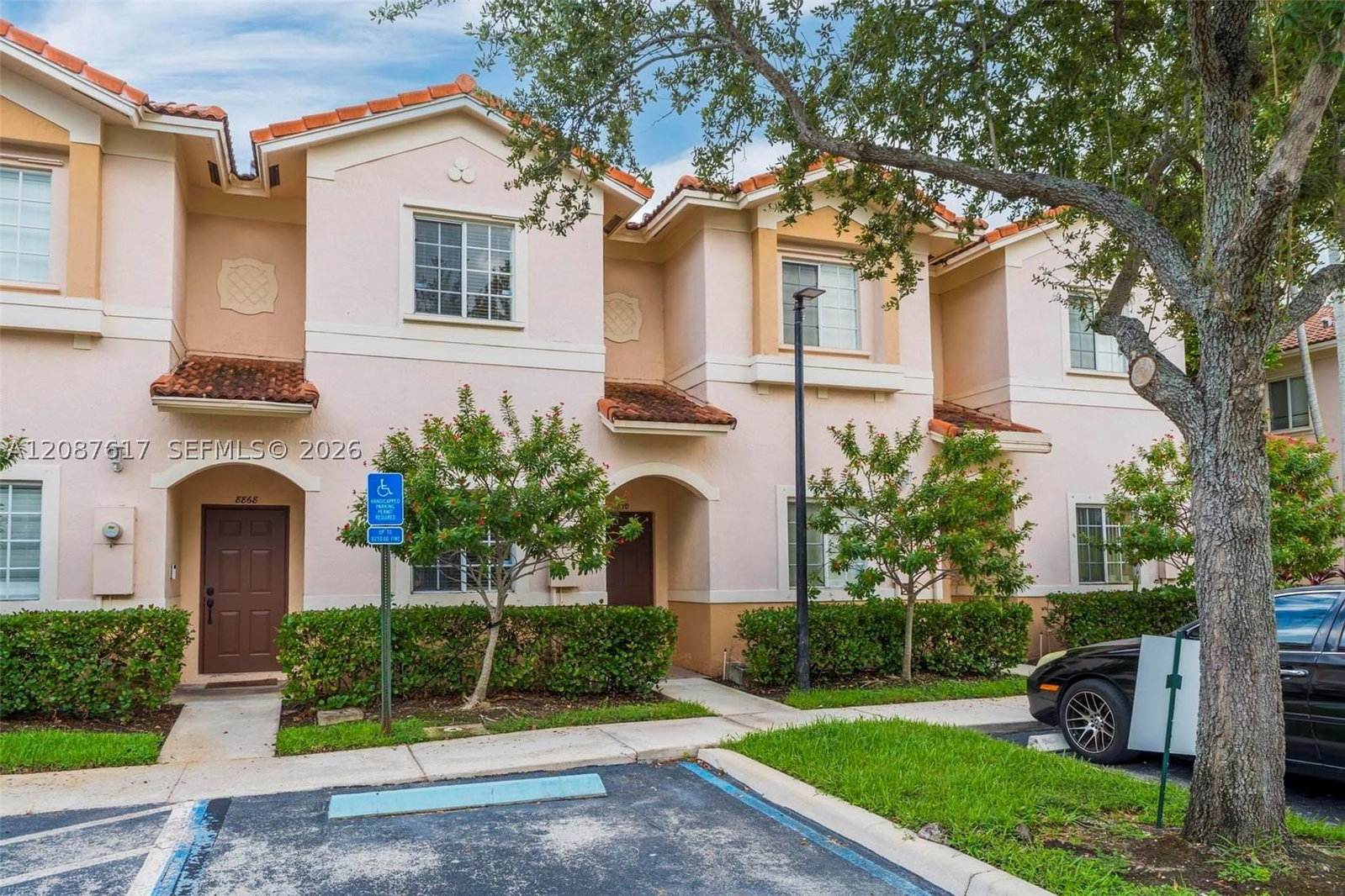 Real estate property located at 8870 Isles Cir, Broward, Woodland Villas 1st Add, Tamarac, FL