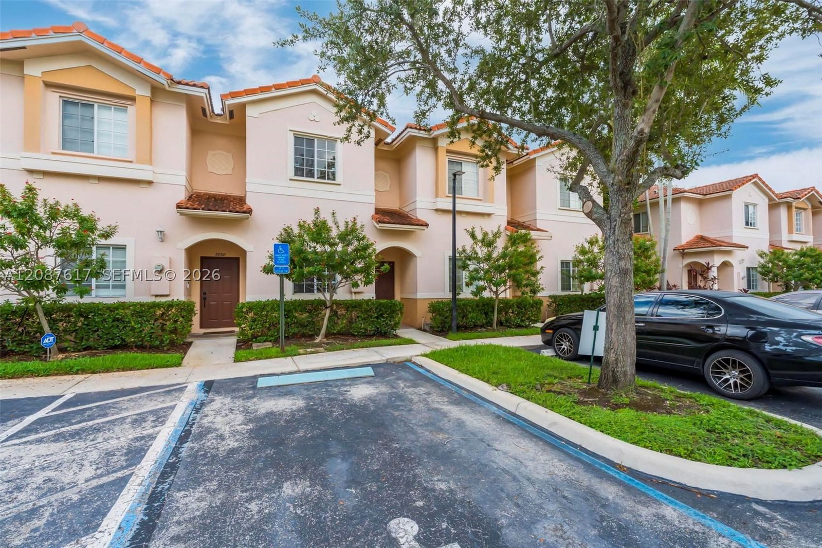 Real estate property located at 8870 Isles Cir, Broward, Woodland Villas 1st Add, Tamarac, FL