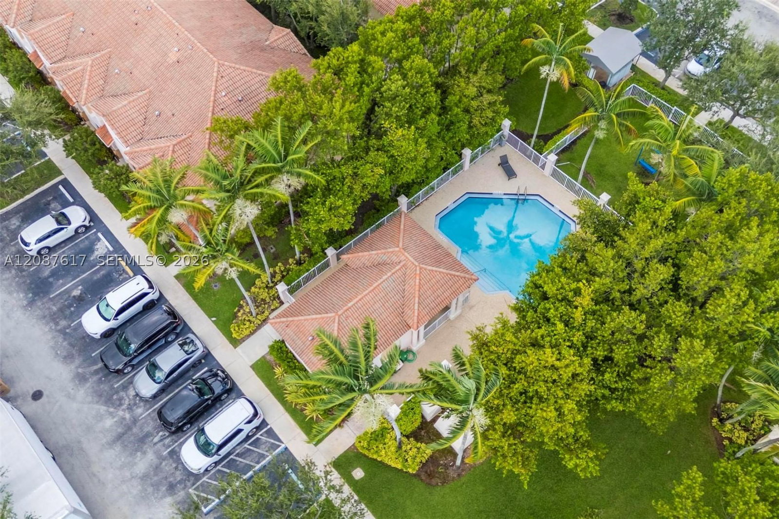 Real estate property located at 8870 Isles Cir, Broward, Woodland Villas 1st Add, Tamarac, FL