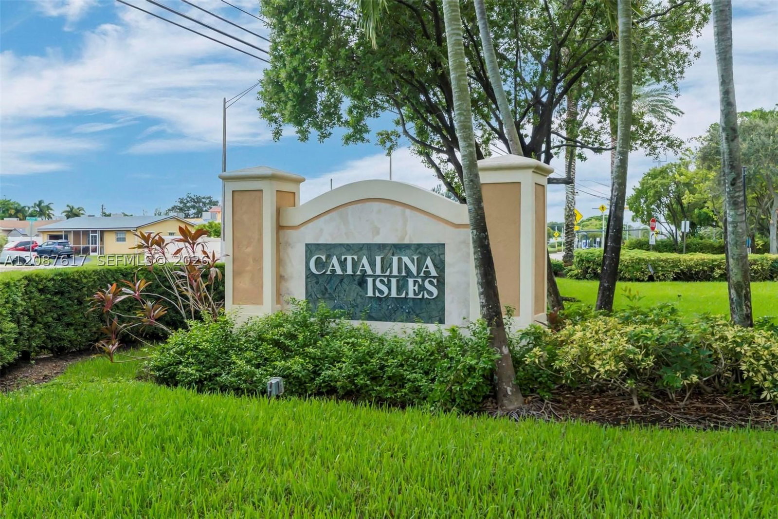 Real estate property located at 8870 Isles Cir, Broward, Woodland Villas 1st Add, Tamarac, FL
