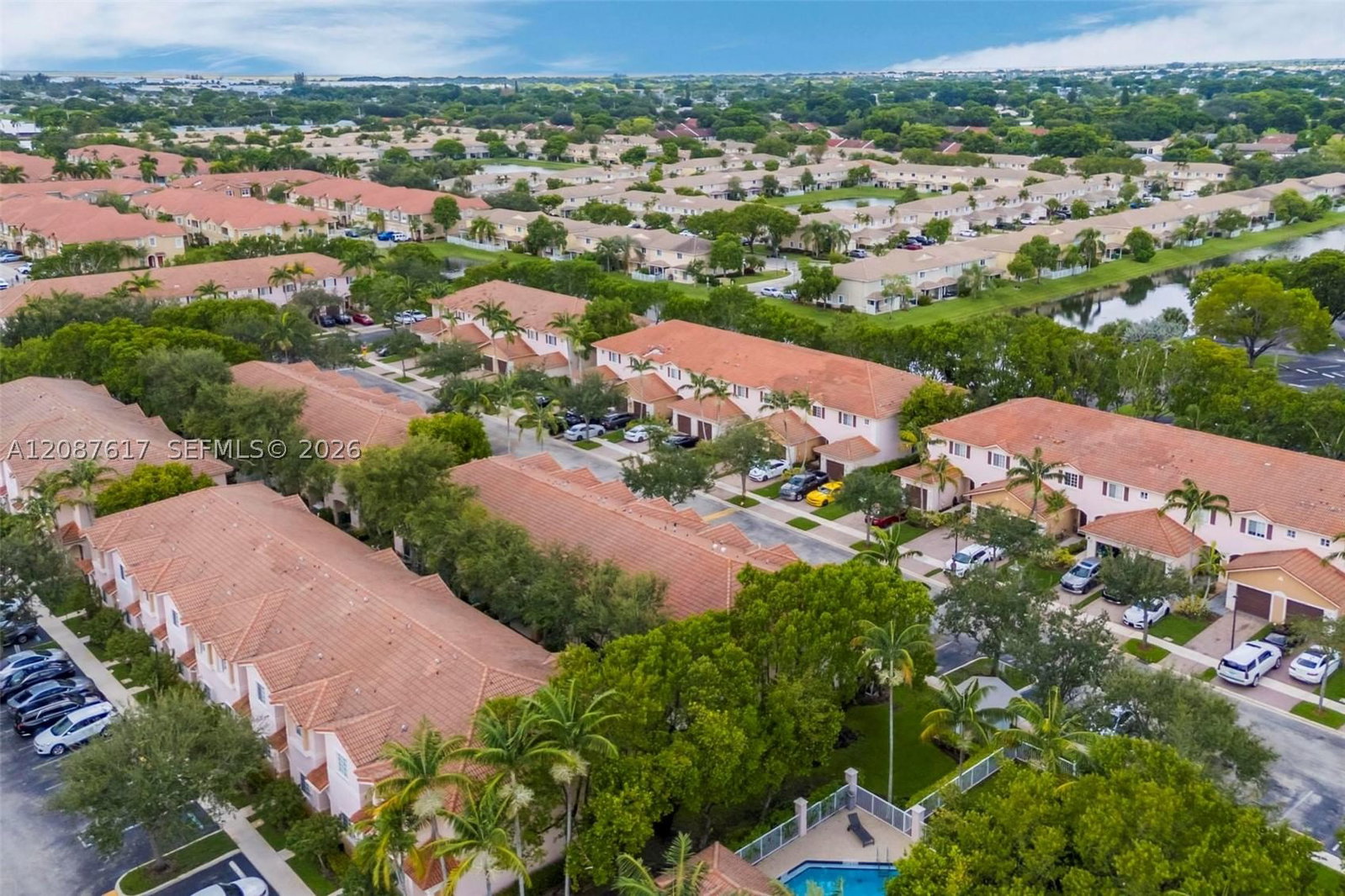 Real estate property located at 8870 Isles Cir, Broward, Woodland Villas 1st Add, Tamarac, FL