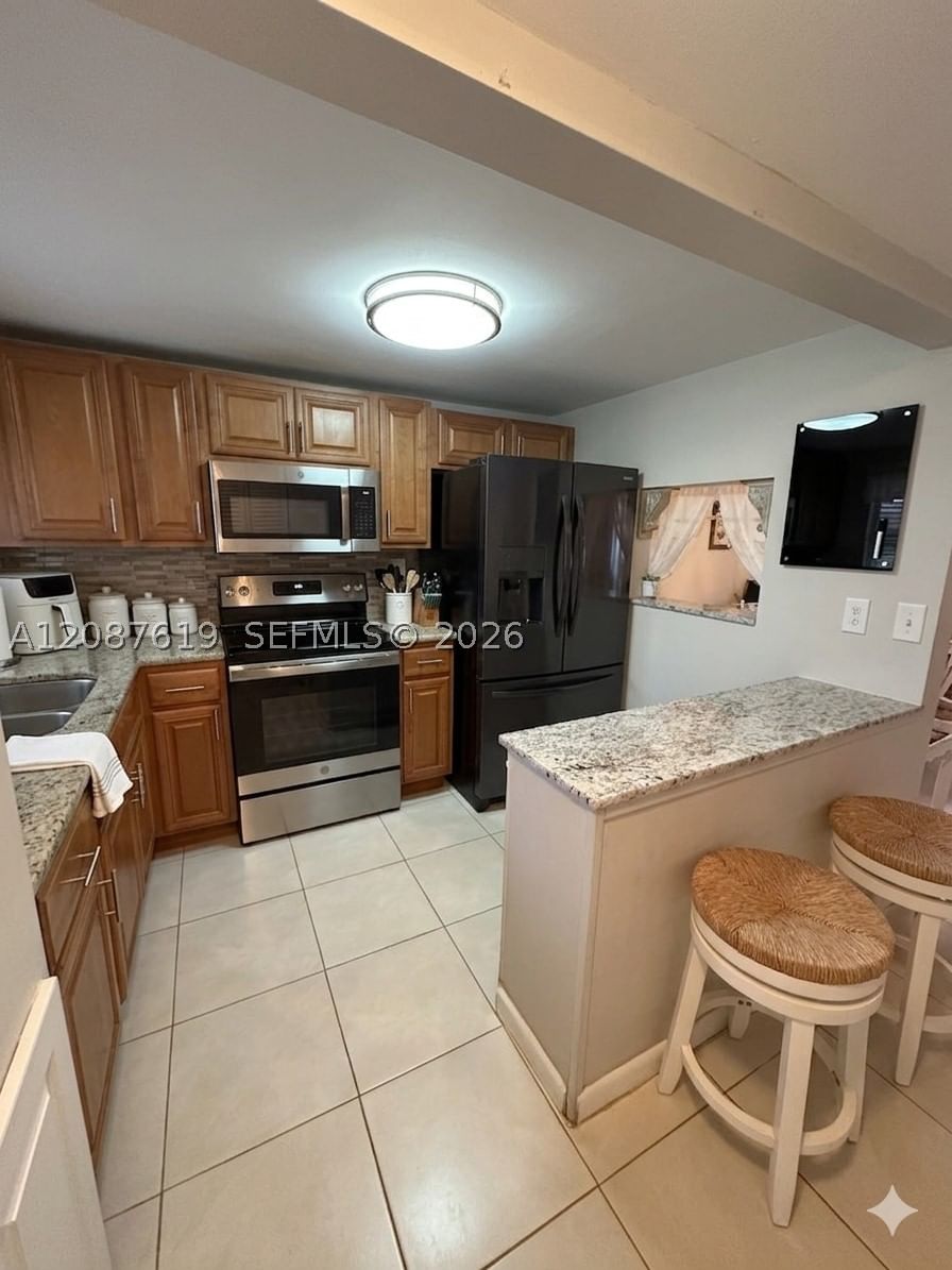 Real estate property located at 9181 Sunrise Lakes Blvd #312, Broward, Sunrise Lakes 114 Condo, Sunrise, FL
