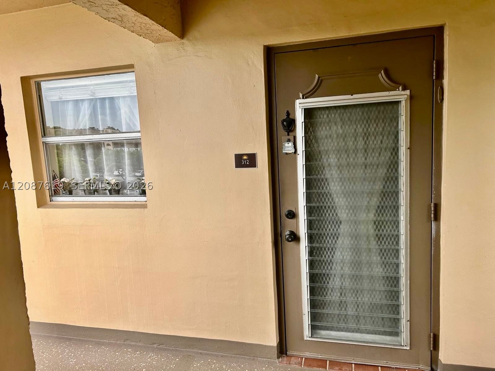 Real estate property located at 9181 Sunrise Lakes Blvd #312, Broward, Sunrise Lakes 114 Condo, Sunrise, FL