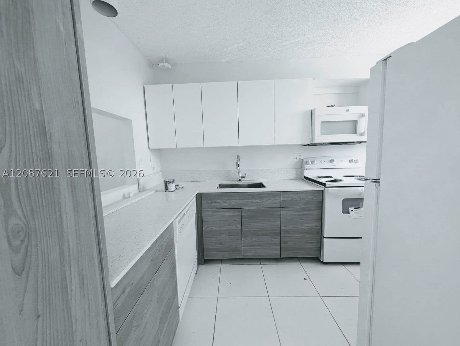 Real estate property located at 8429 Forest Hills Dr #305, Broward, Greenglades Condo Ii, Coral Springs, FL
