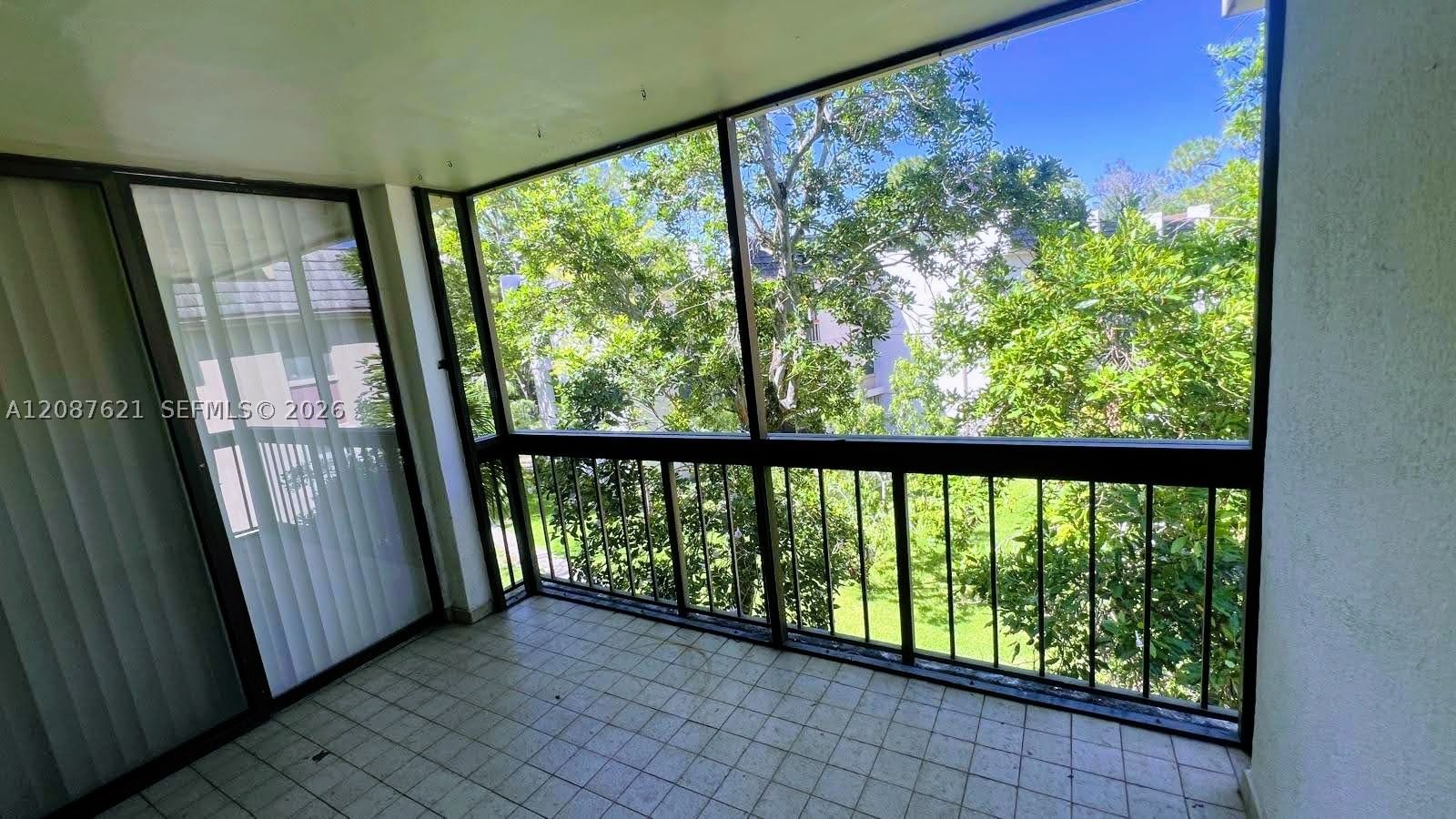 Real estate property located at 8429 Forest Hills Dr #305, Broward, Greenglades Condo Ii, Coral Springs, FL