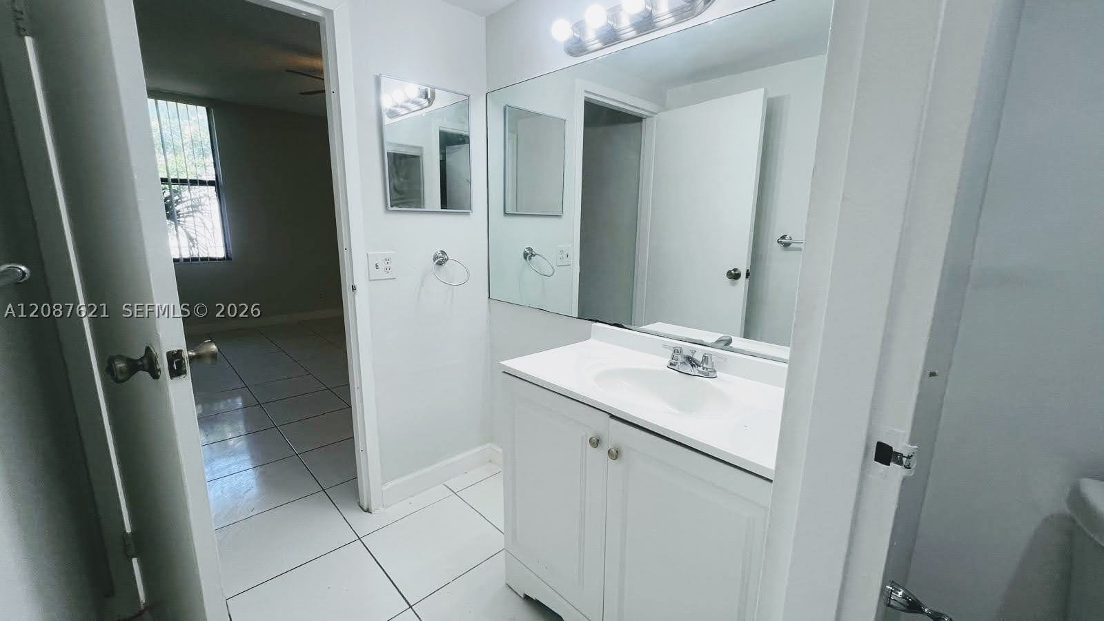 Real estate property located at 8429 Forest Hills Dr #305, Broward, Greenglades Condo Ii, Coral Springs, FL