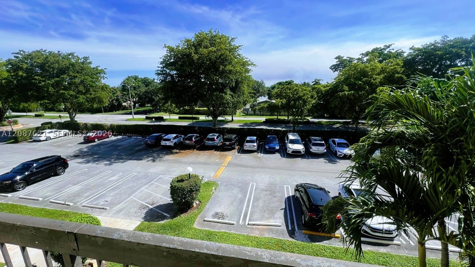 Real estate property located at 8429 Forest Hills Dr #305, Broward, Greenglades Condo Ii, Coral Springs, FL