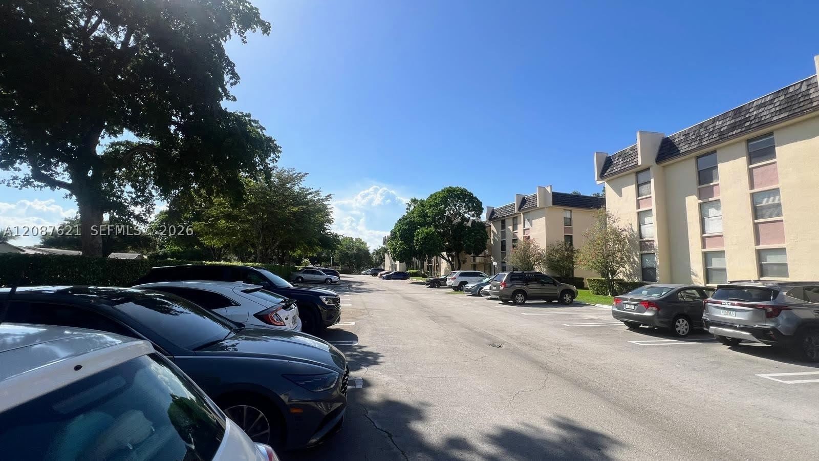 Real estate property located at 8429 Forest Hills Dr #305, Broward, Greenglades Condo Ii, Coral Springs, FL