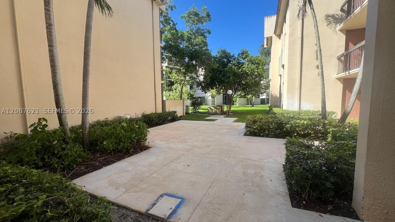 Real estate property located at 8429 Forest Hills Dr #305, Broward, Greenglades Condo Ii, Coral Springs, FL