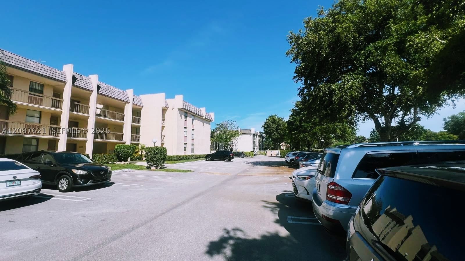 Real estate property located at 8429 Forest Hills Dr #305, Broward, Greenglades Condo Ii, Coral Springs, FL