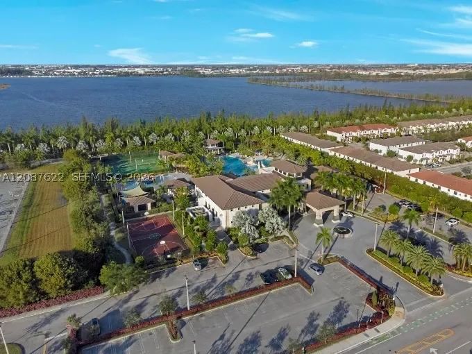 Real estate property located at 7809 104th Ave #31, Miami-dade, Apex At Park Central Cond, Doral, FL