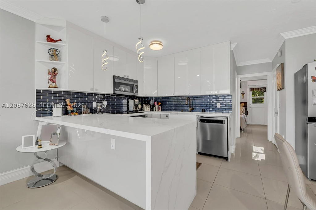 Real estate property located at 900 Atlantic Shores Blvd #219, Broward, Berkeley Diplomat Co-op, Hallandale Beach, FL