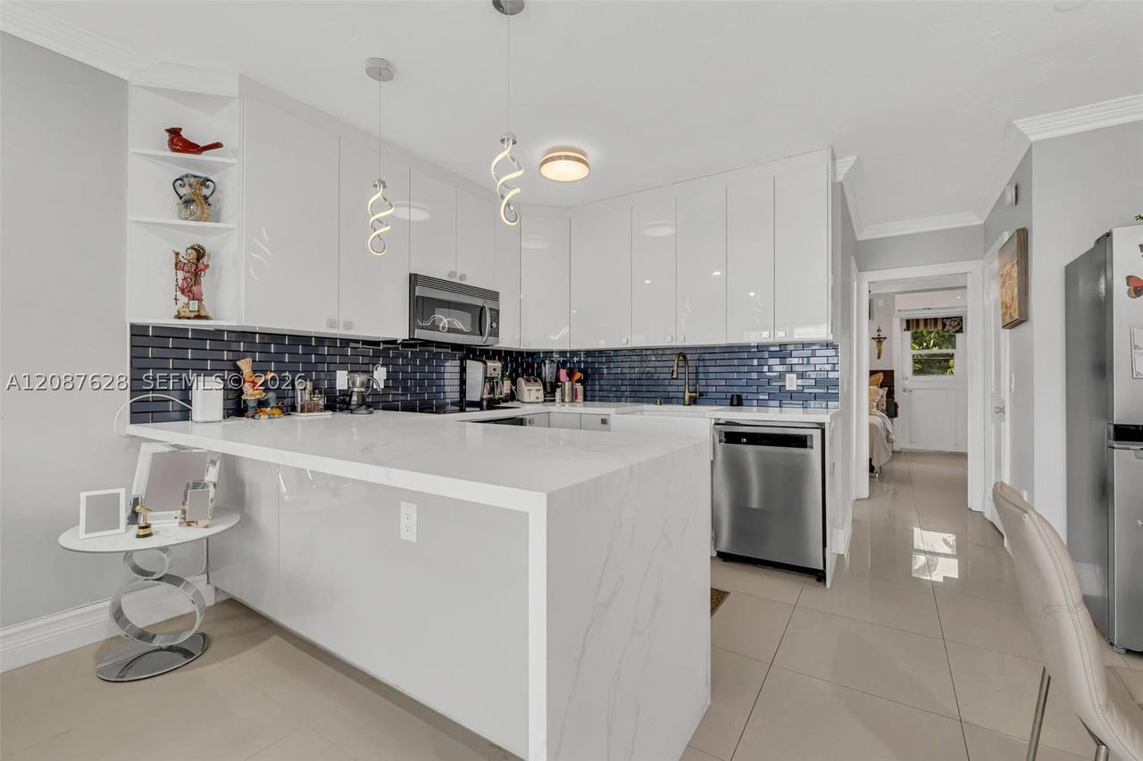 Real estate property located at 900 Atlantic Shores Blvd #219, Broward, Berkeley Diplomat Co-op, Hallandale Beach, FL