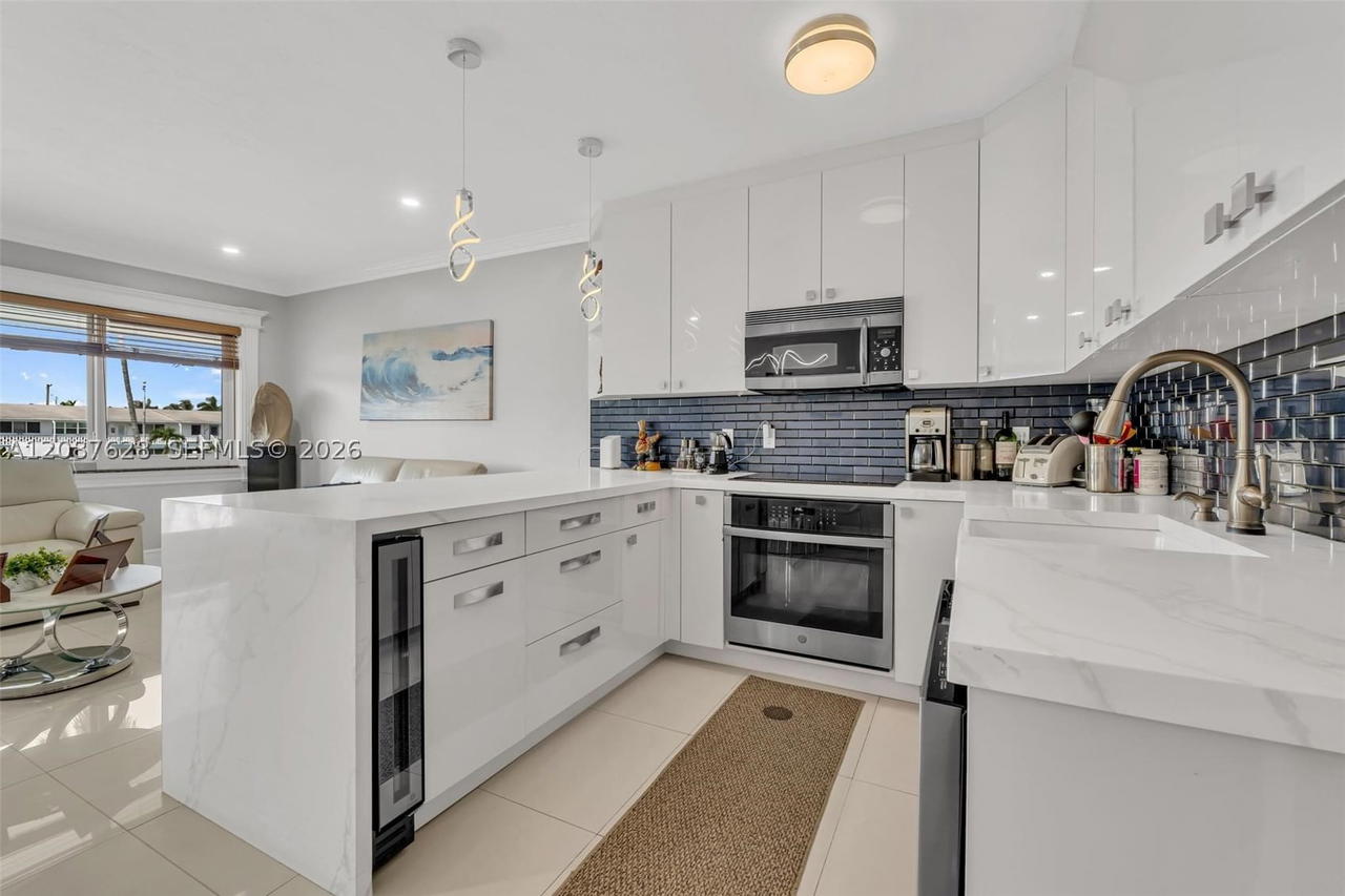 Real estate property located at 900 Atlantic Shores Blvd #219, Broward, Berkeley Diplomat Co-op, Hallandale Beach, FL