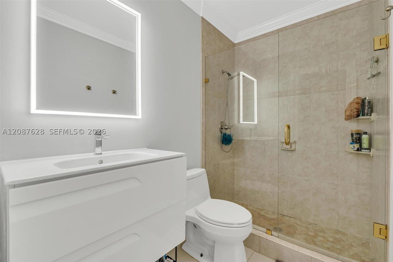 Real estate property located at 900 Atlantic Shores Blvd #219, Broward, Berkeley Diplomat Co-op, Hallandale Beach, FL