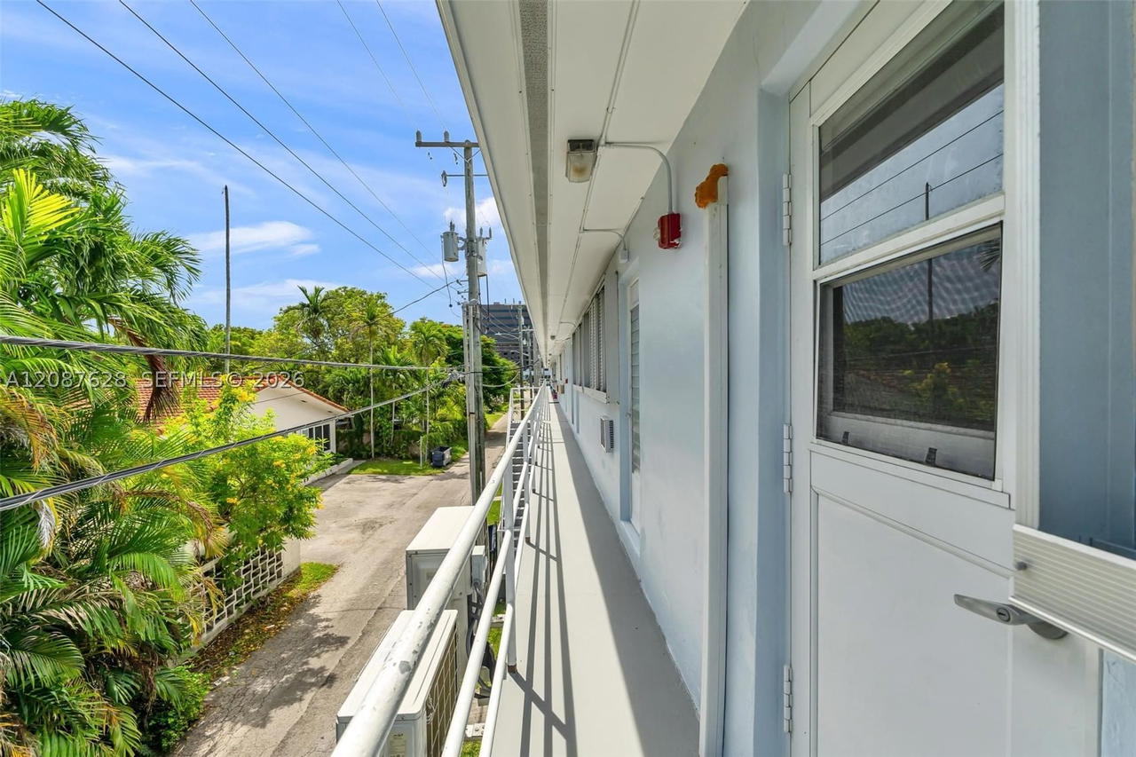 Real estate property located at 900 Atlantic Shores Blvd #219, Broward, Berkeley Diplomat Co-op, Hallandale Beach, FL