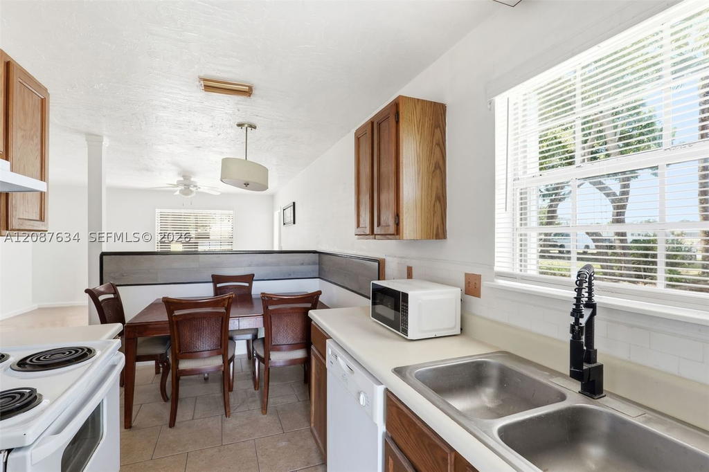 Real estate property located at 207 6TH Avenue, Okeechobee, City Of Okeechobee, Okeechobee, FL