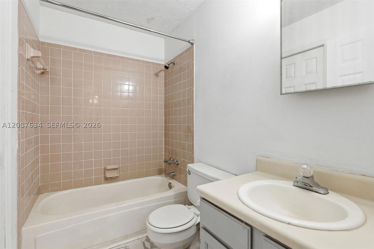 Real estate property located at 207 6TH Avenue, Okeechobee, City Of Okeechobee, Okeechobee, FL