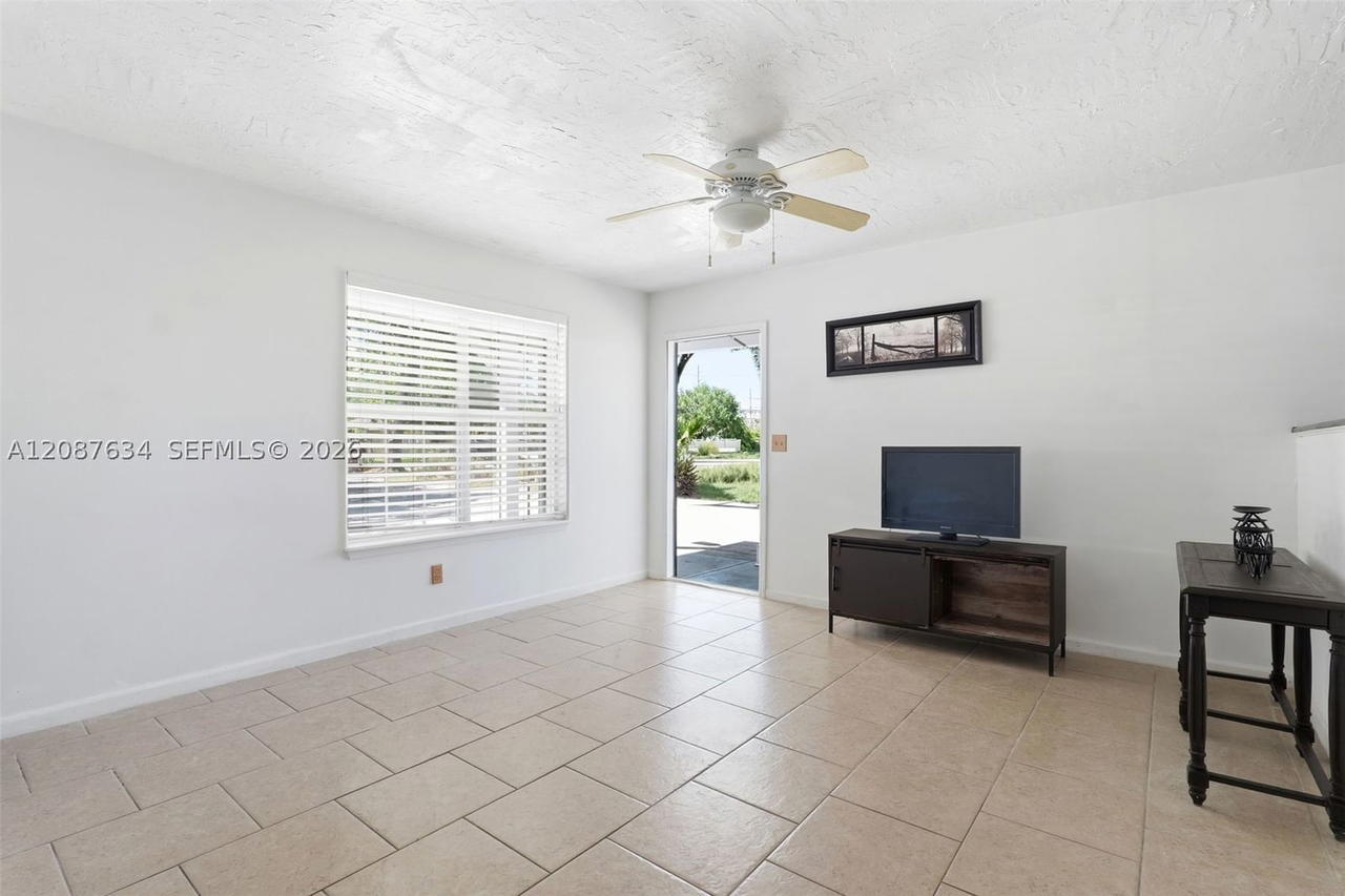Real estate property located at 207 6TH Avenue, Okeechobee, City Of Okeechobee, Okeechobee, FL