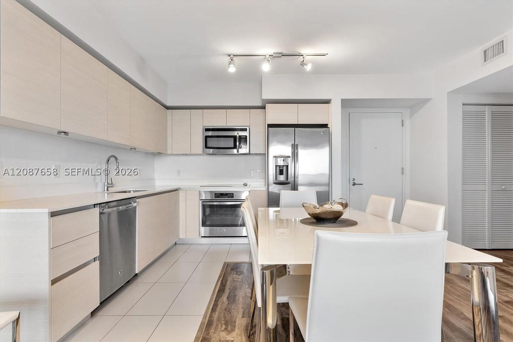 Real estate property located at 4250 Biscayne Blvd #1008, Miami-dade, 4250 Biscayne Boulevard C, Miami, FL