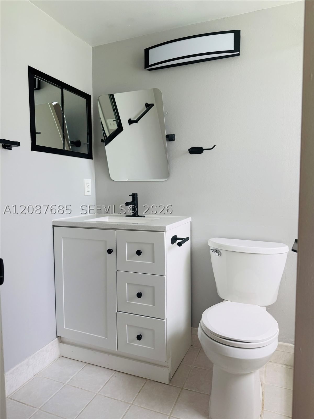 Real estate property located at 21 Windsor B #21, Palm Beach, Windsor Condos, West Palm Beach, FL