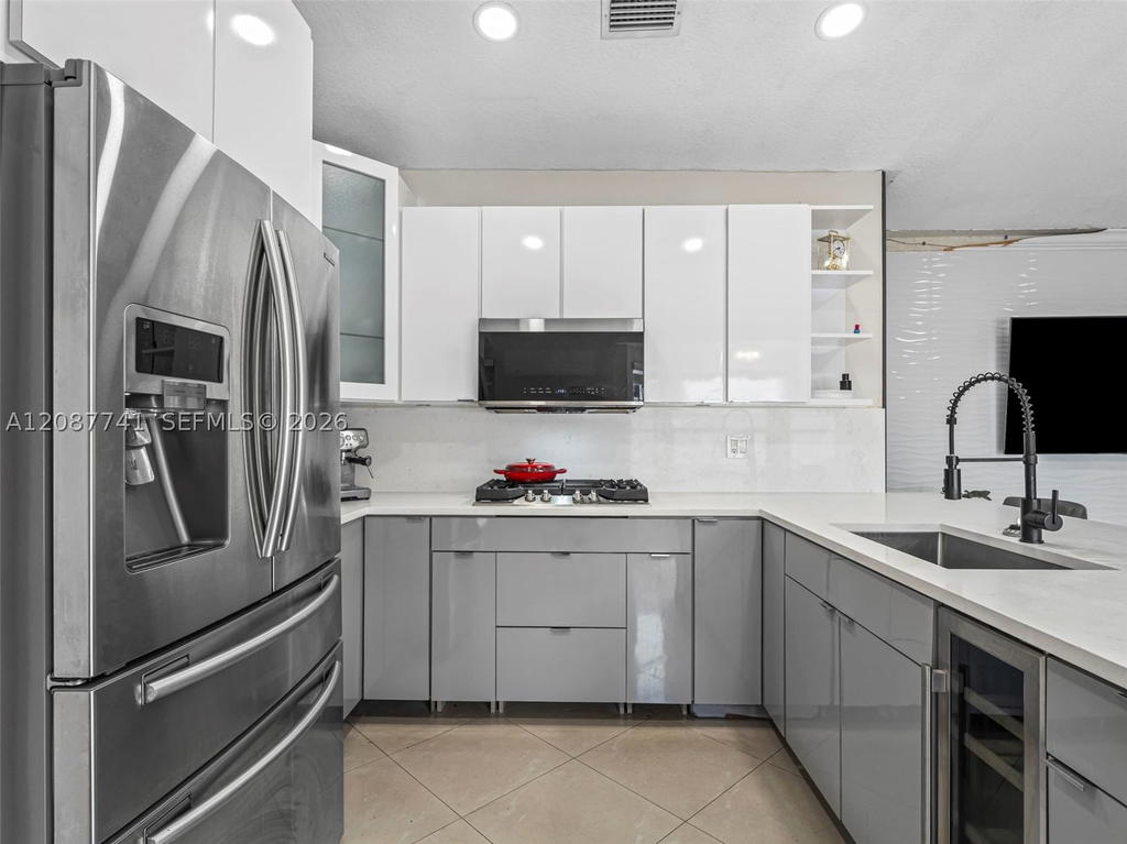 Real estate property located at 9781 155th Ave, Miami-dade, Weitzer Hammocks Homes Se, Miami, FL