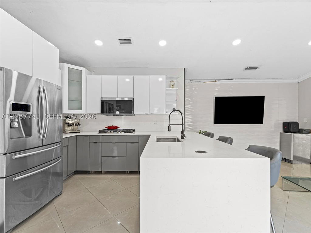 Real estate property located at 9781 155th Ave, Miami-dade, Weitzer Hammocks Homes Se, Miami, FL