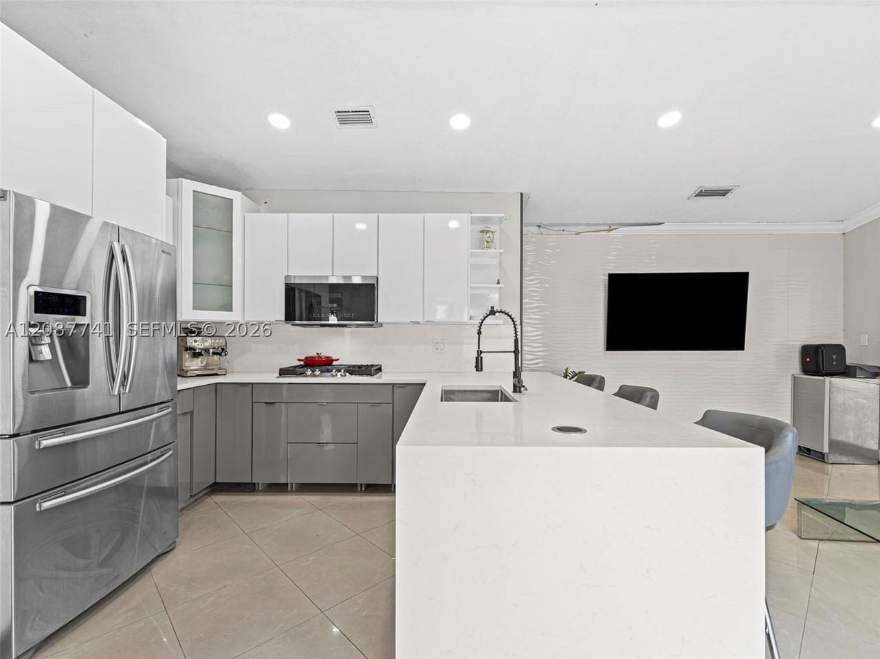 Real estate property located at 9781 155th Ave, Miami-dade, Weitzer Hammocks Homes Se, Miami, FL
