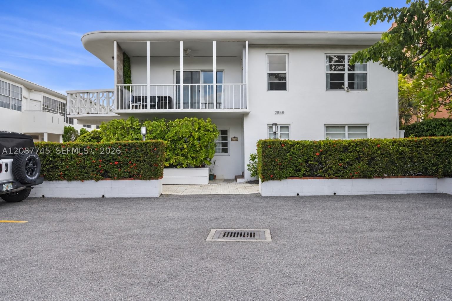 Real estate property located at 2858 Pine Tree Dr #5, Miami-dade, Pinetree Manor Condo, Miami Beach, FL