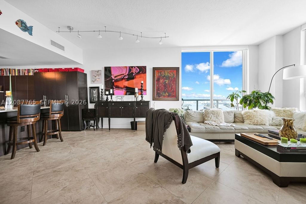 Real estate property located at 1900 Bayshore Dr #5103, Miami-dade, Quantum On The Bay Condo, Miami, FL