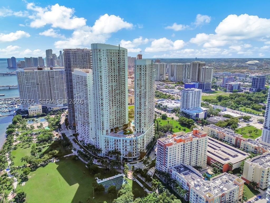 Real estate property located at 1900 Bayshore Dr #5103, Miami-dade, Quantum On The Bay Condo, Miami, FL