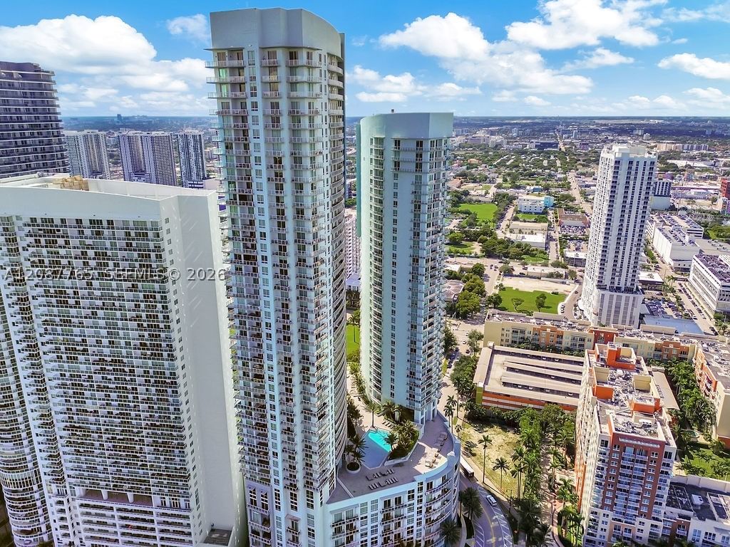 Real estate property located at 1900 Bayshore Dr #5103, Miami-dade, Quantum On The Bay Condo, Miami, FL