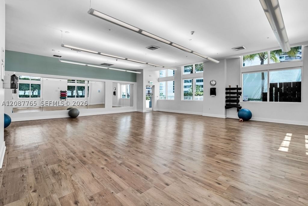 Real estate property located at 1900 Bayshore Dr #5103, Miami-dade, Quantum On The Bay Condo, Miami, FL