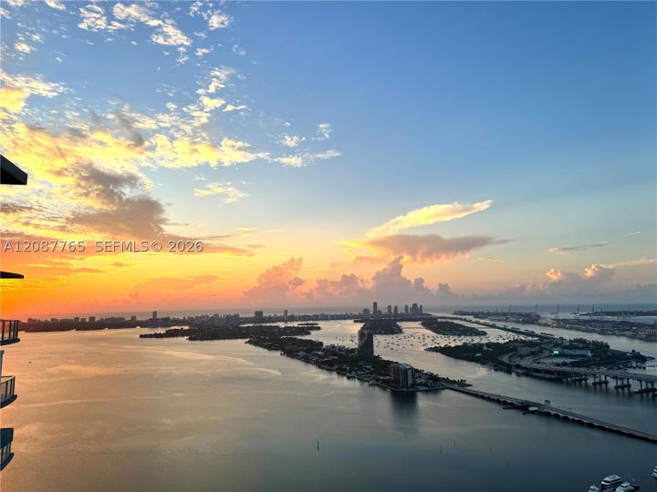 Real estate property located at 1900 Bayshore Dr #5103, Miami-dade, Quantum On The Bay Condo, Miami, FL