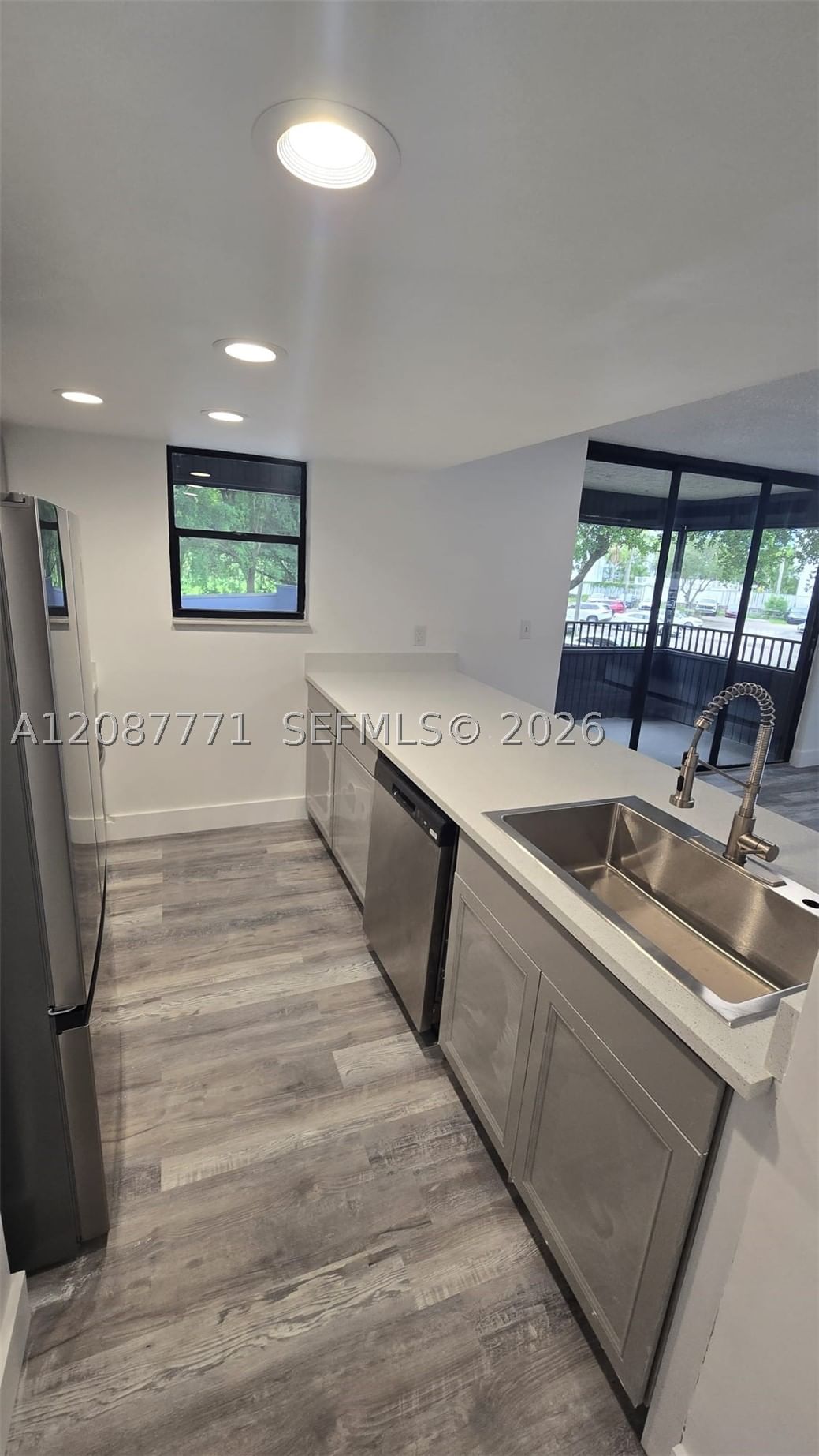 Real estate property located at 16220 2nd Ave #211, Miami-dade, Parkway Grove Condo Part, Miami, FL