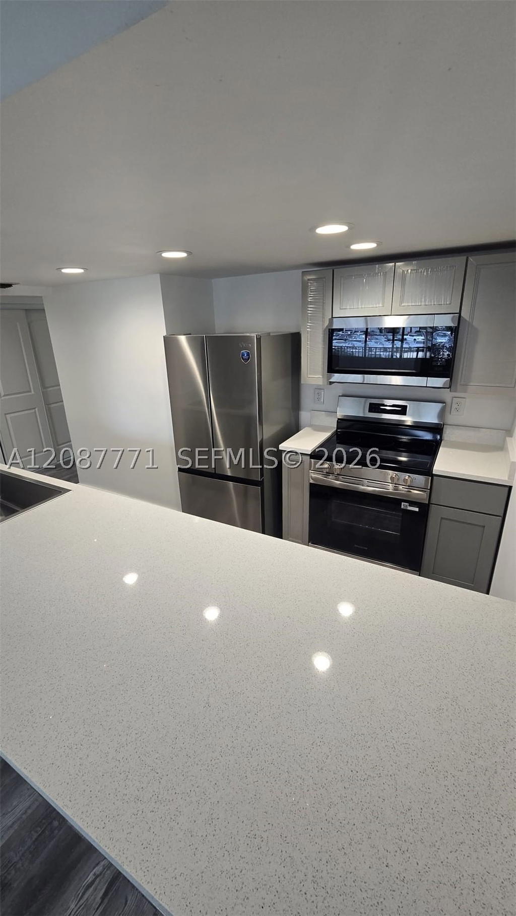 Real estate property located at 16220 2nd Ave #211, Miami-dade, Parkway Grove Condo Part, Miami, FL