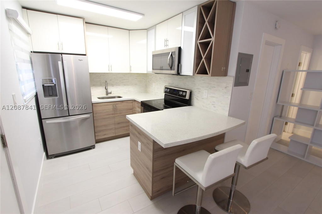 Real estate property located at 427 Santander Ave #202, Miami-dade, Villa Santander Condo, Coral Gables, FL