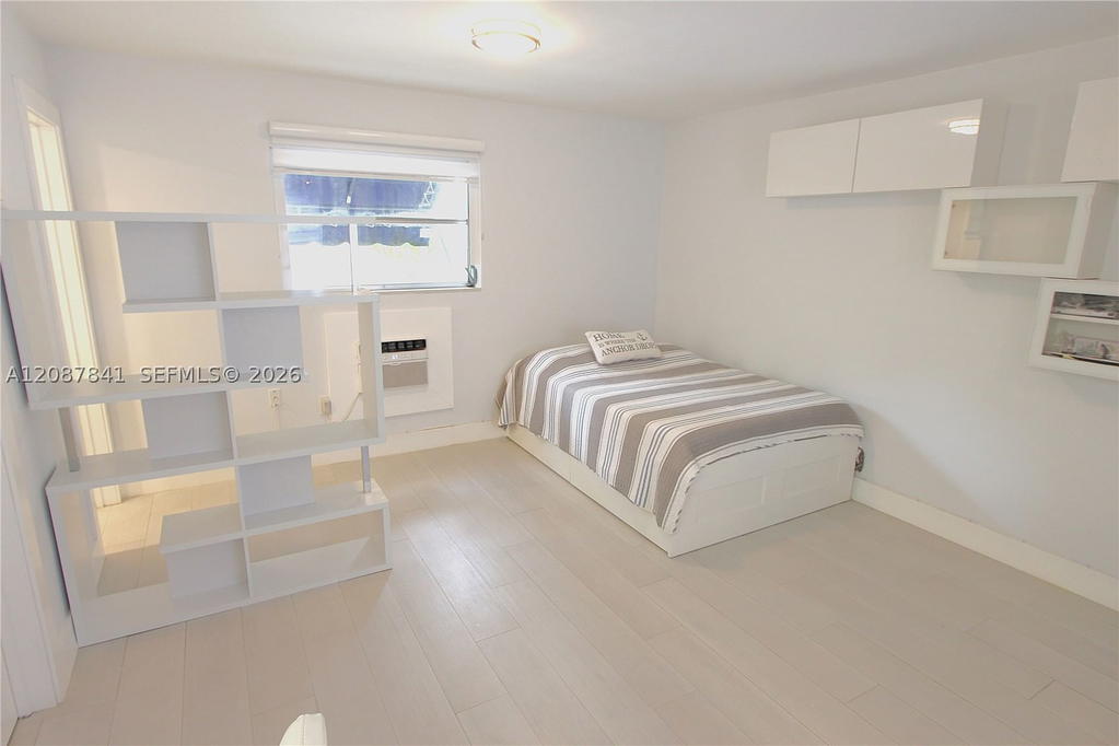 Real estate property located at 427 Santander Ave #202, Miami-dade, Villa Santander Condo, Coral Gables, FL