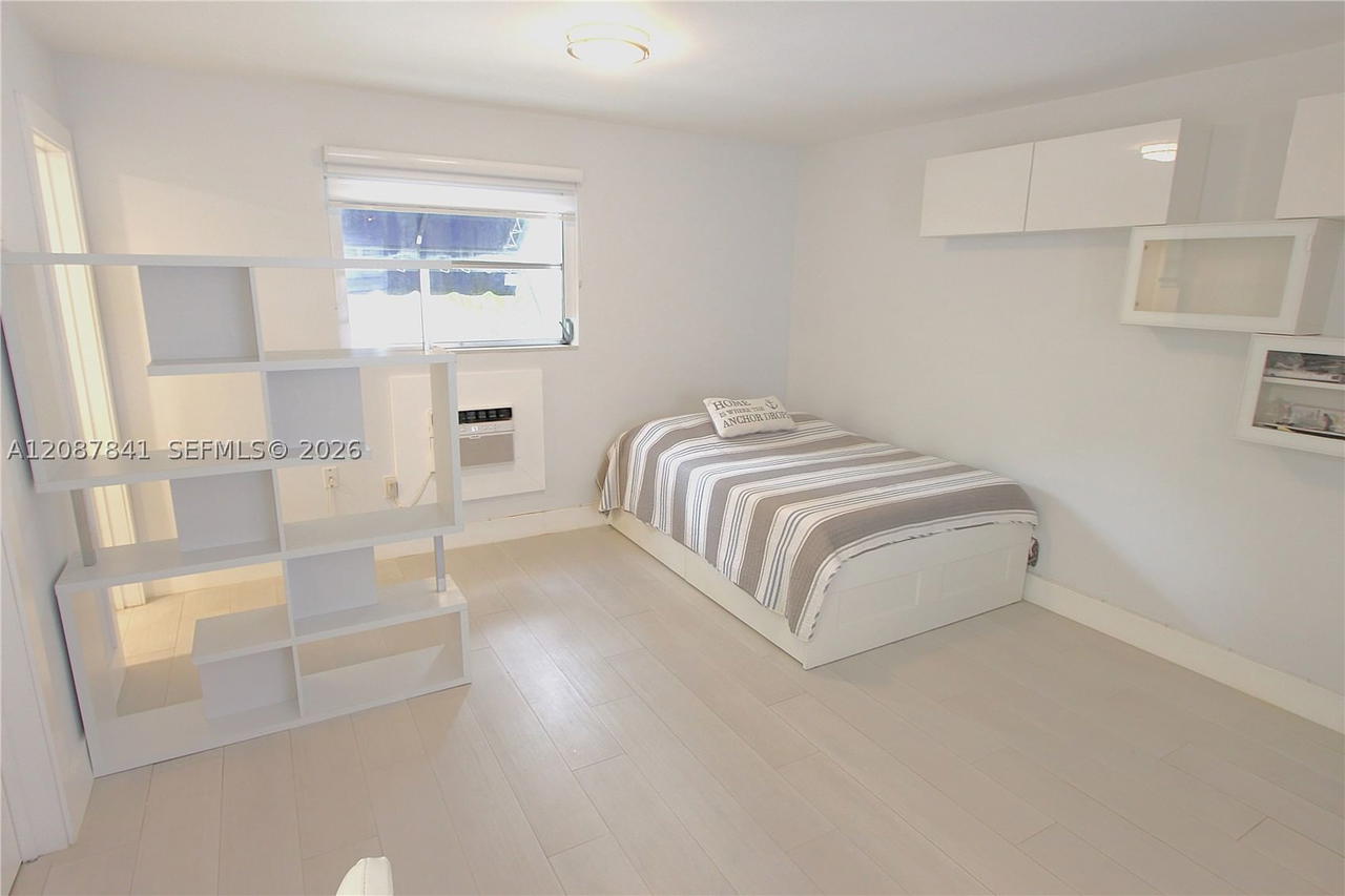 Real estate property located at 427 Santander Ave #202, Miami-dade, Villa Santander Condo, Coral Gables, FL
