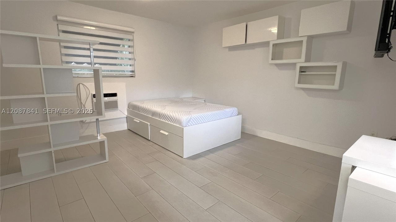Real estate property located at 427 Santander Ave #202, Miami-dade, Villa Santander Condo, Coral Gables, FL