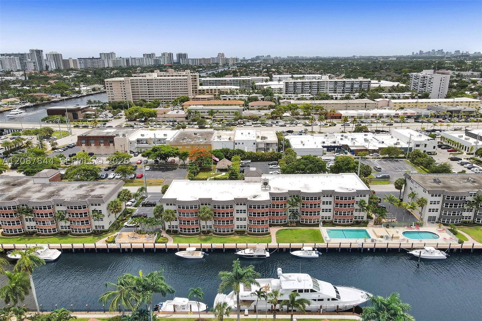 Real estate property located at 3111 51st St #305C, Broward, Heritage Landings Condo, Fort Lauderdale, FL