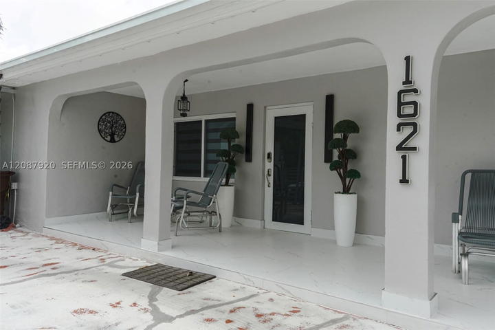 Real estate property located at 1621 6th Ave, Miami-dade, Sun-tan Village Sec 1, Hialeah, FL
