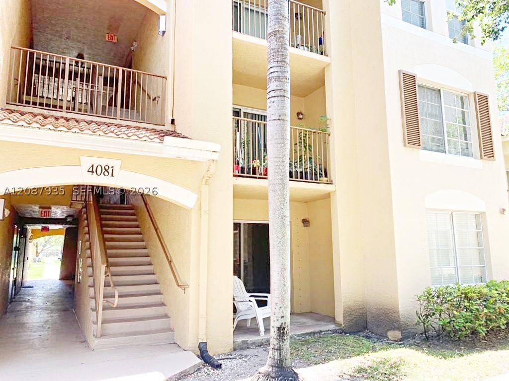 Real estate property located at 4081 San Marino Blvd #206, Palm Beach, Emerald Isle At Laguna La, West Palm Beach, FL