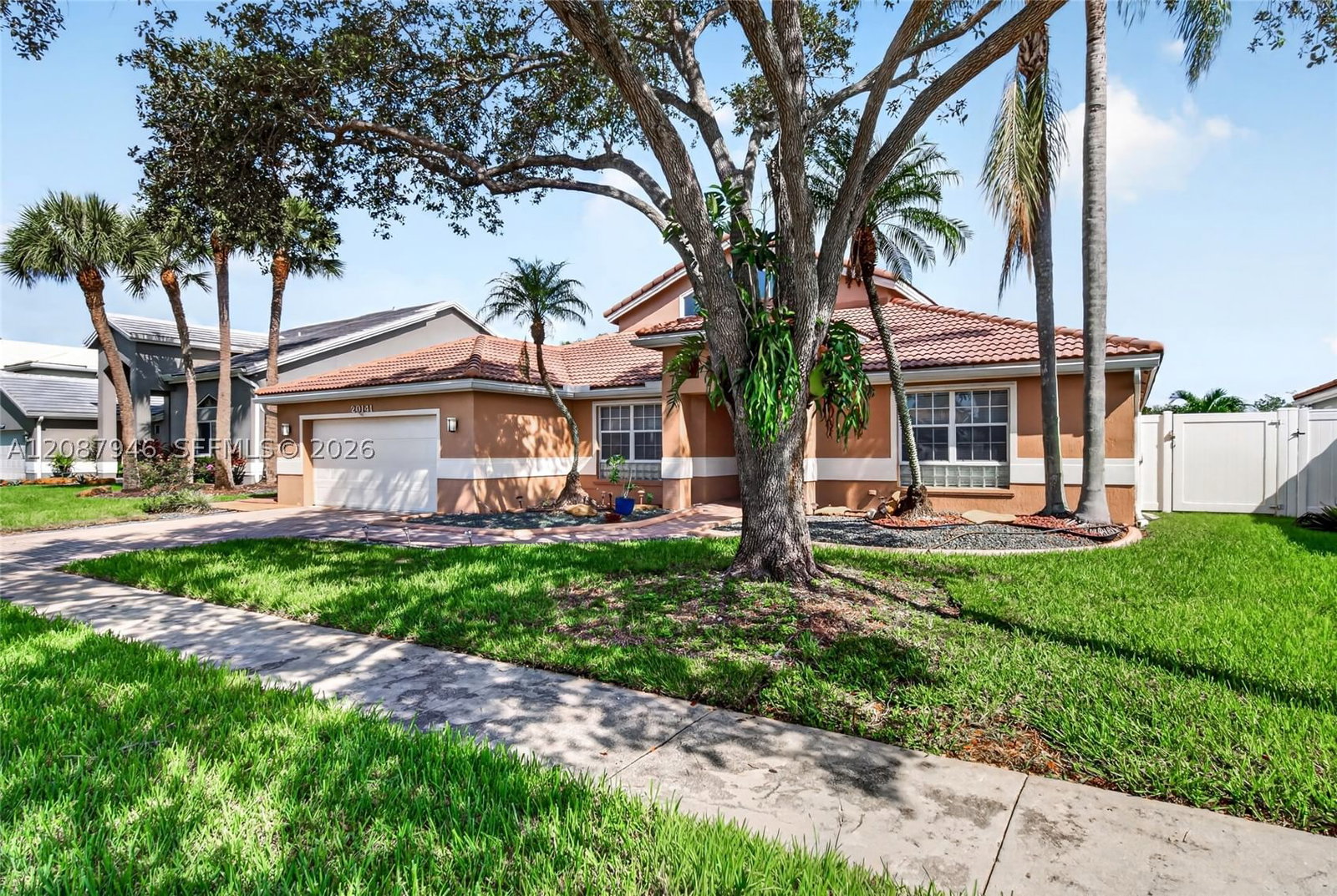 Real estate property located at 20141 10th St, Broward, Preserve At Chapel Trail, Pembroke Pines, FL