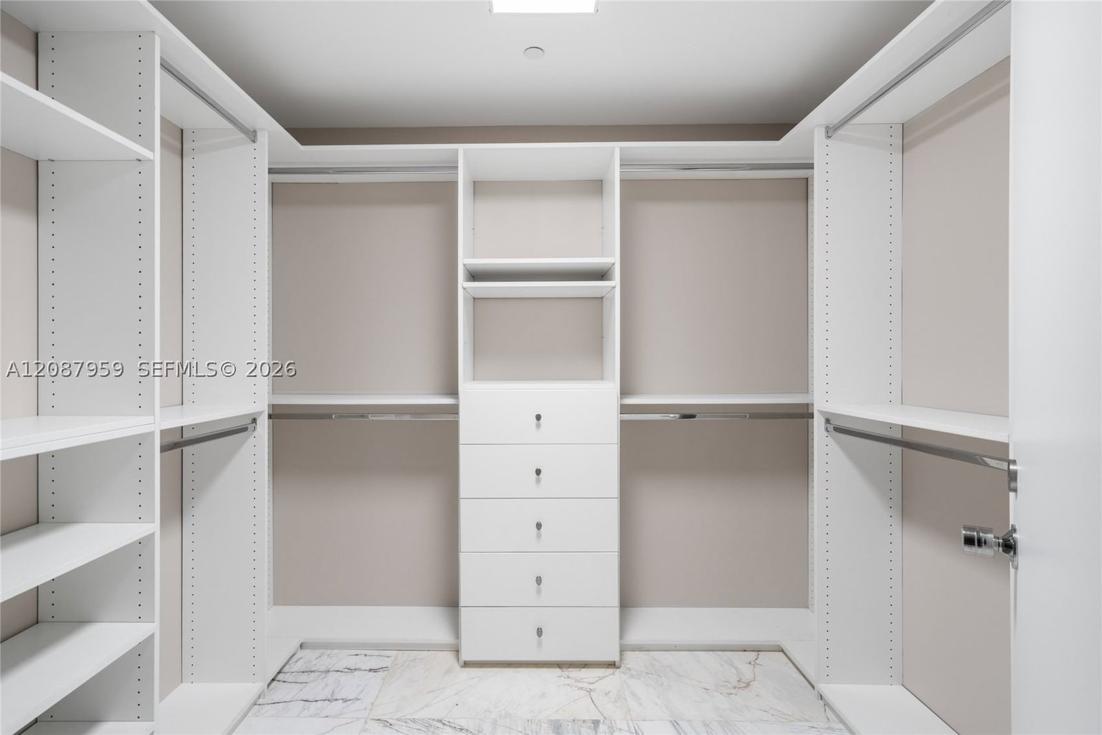 Real estate property located at 3951 Ocean Dr #1002, Broward, Apogee Beach Condominium, Hollywood, FL