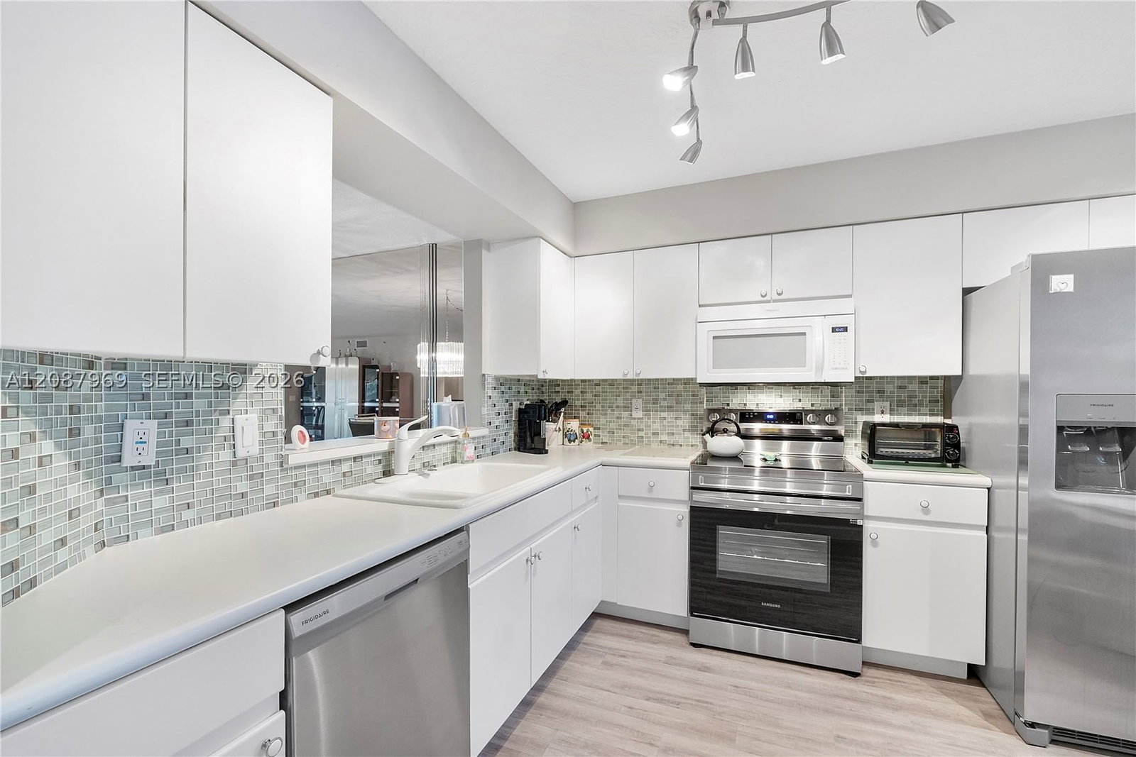 Real estate property located at 5952 Regal Glen Dr #102, Palm Beach, Regal Shores Condo, Boynton Beach, FL